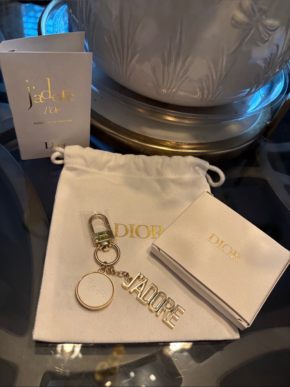 🪷Dior Boutique 🪷
Gold J'adore Charm Keychain with White Pouch